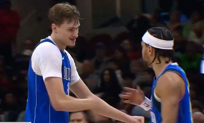 德州扑克APP-分差20分了！弗拉格飞身大帽哈登&amp;反击助攻内姆哈德三分打停骑士